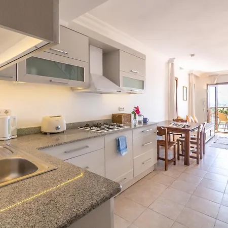 Korsan No.12 Apart Otel Kaş